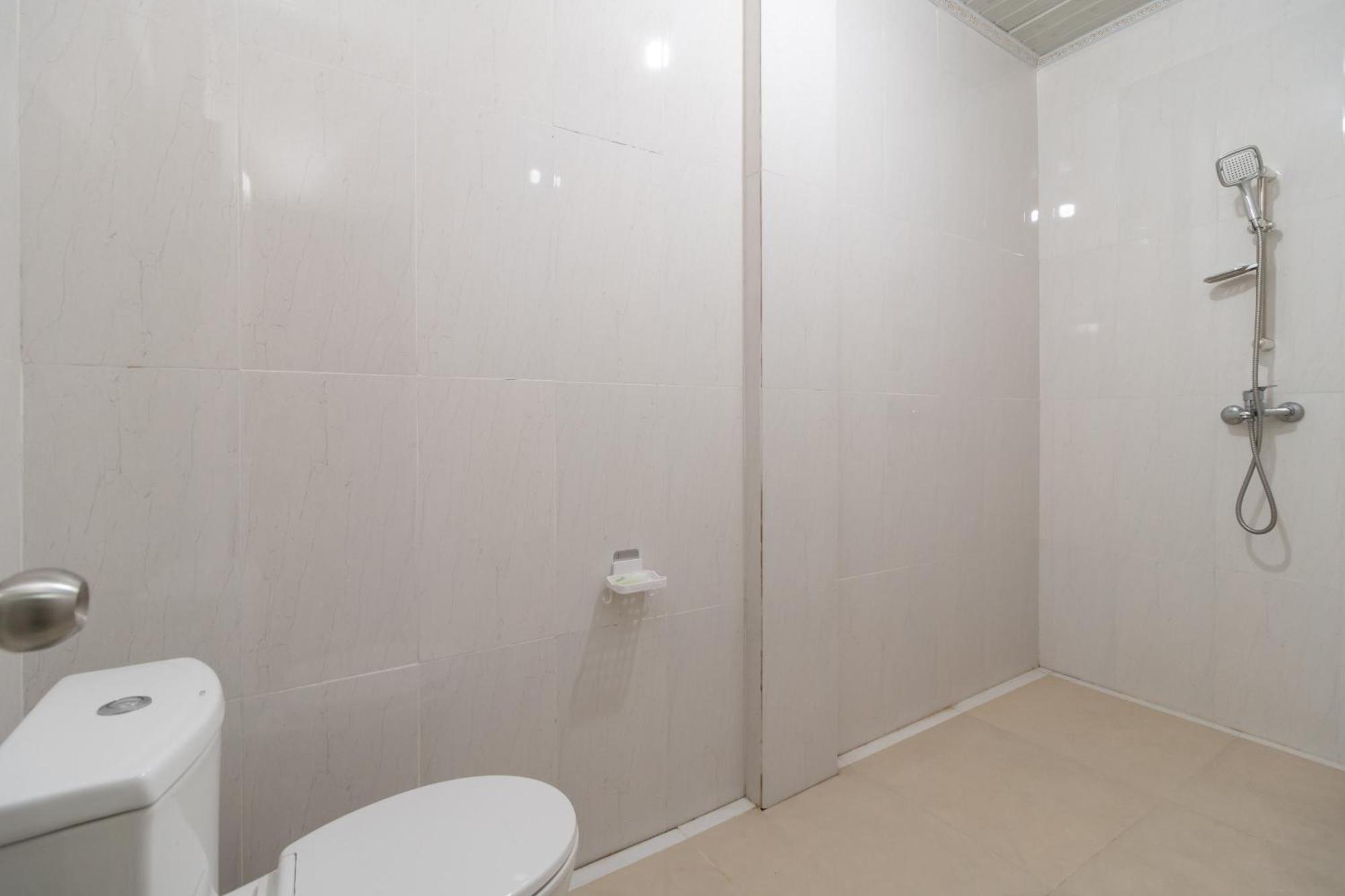 Urbanview Hotel Salsabilah Palembang By Reddoorz ภายนอก รูปภาพ